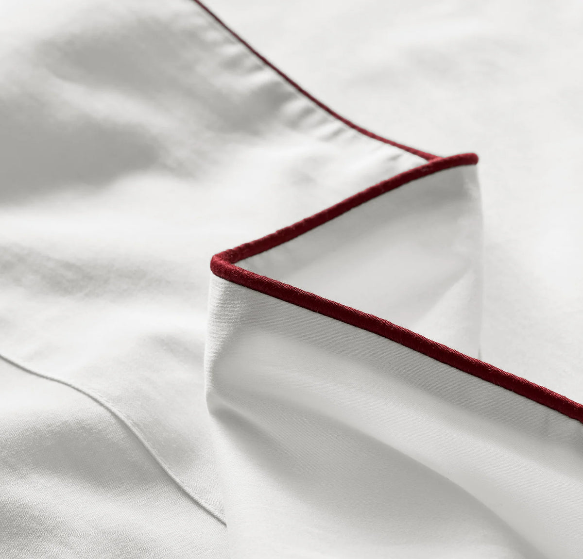 Signature Embellished Sheet Set - White/Holly Piped Edge