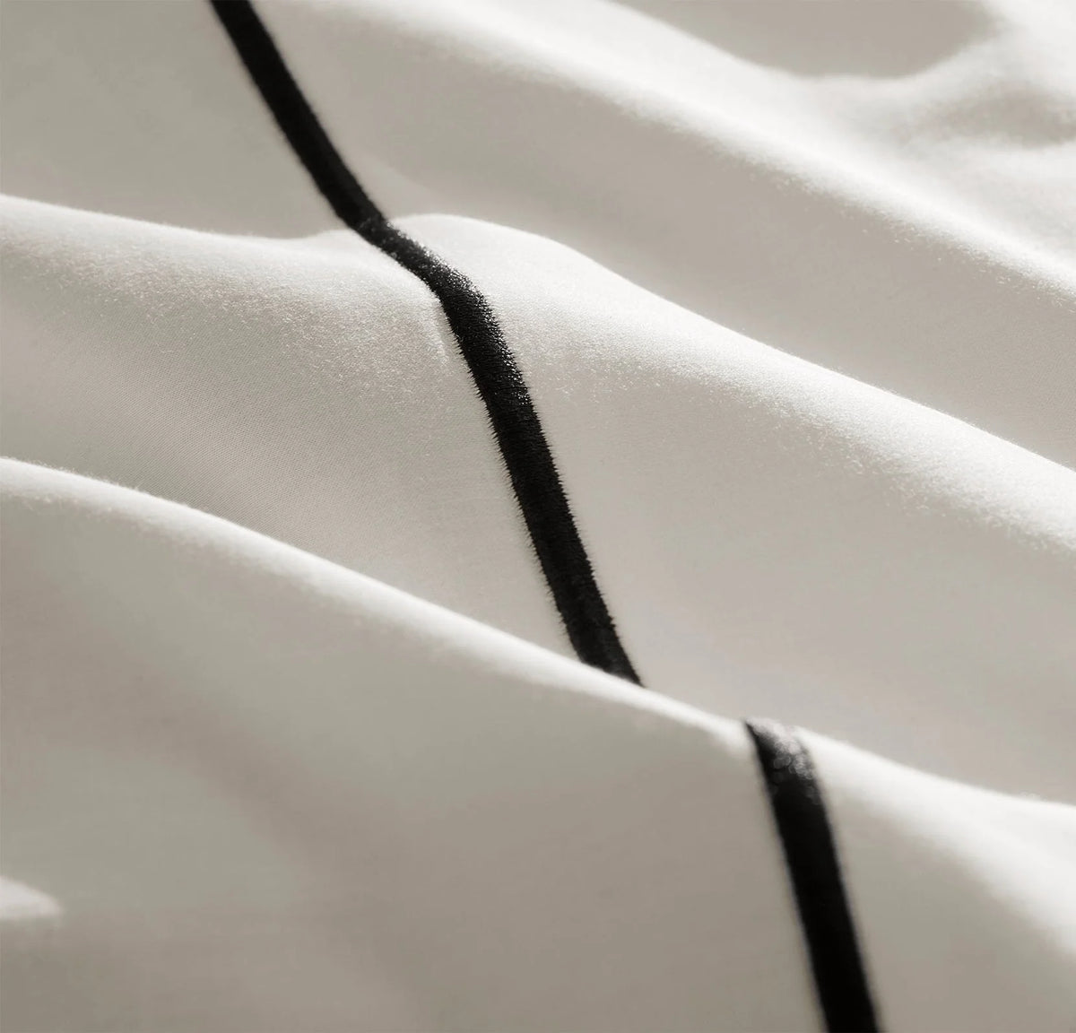 Signature Embellished Sheet Set - White/Night Embroidered