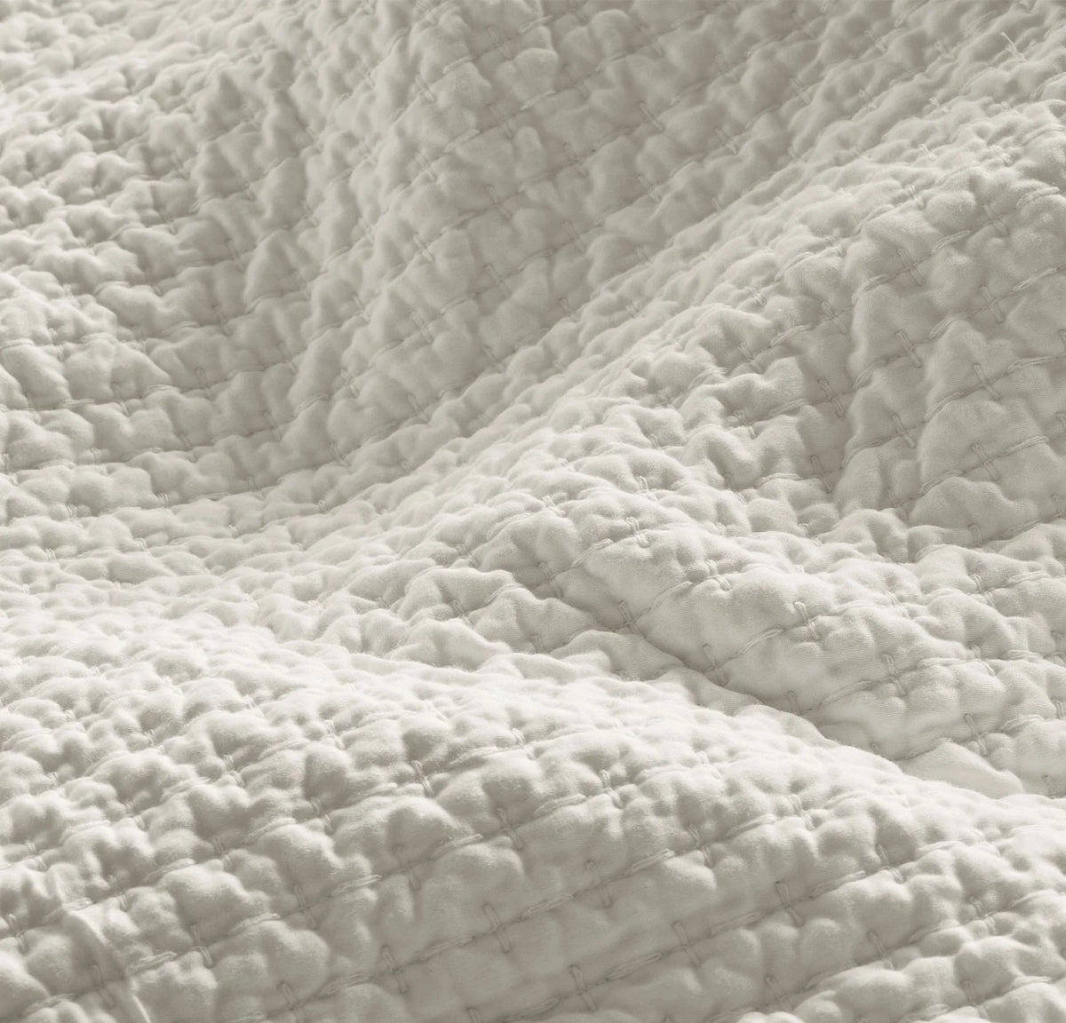 Signature Textured Stitch Quilt - White