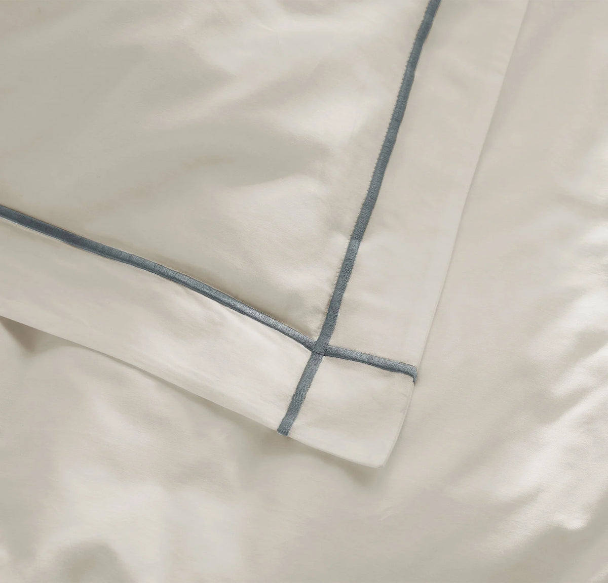 Signature Embellished Duvet Set - White/Shore Embroidered
