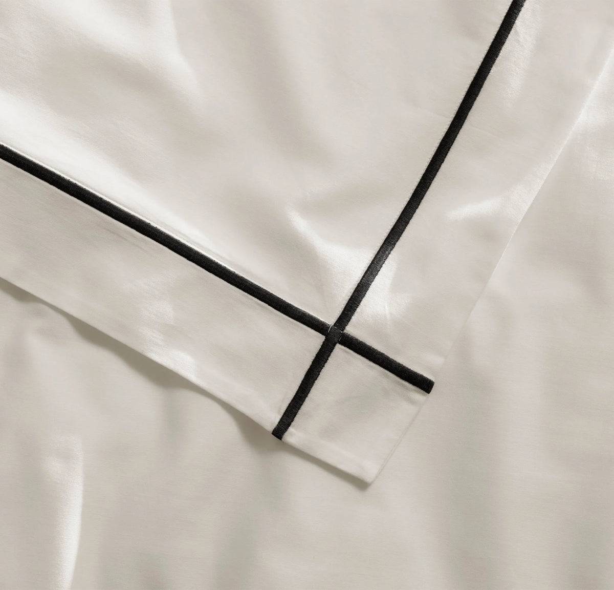 Signature Embellished Duvet Set - White/Night Embroidered