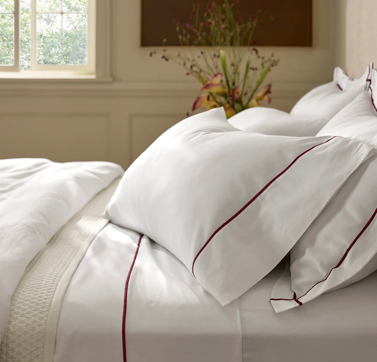 Signature Embellished Pillowcase Set - White/Holly Embroidered