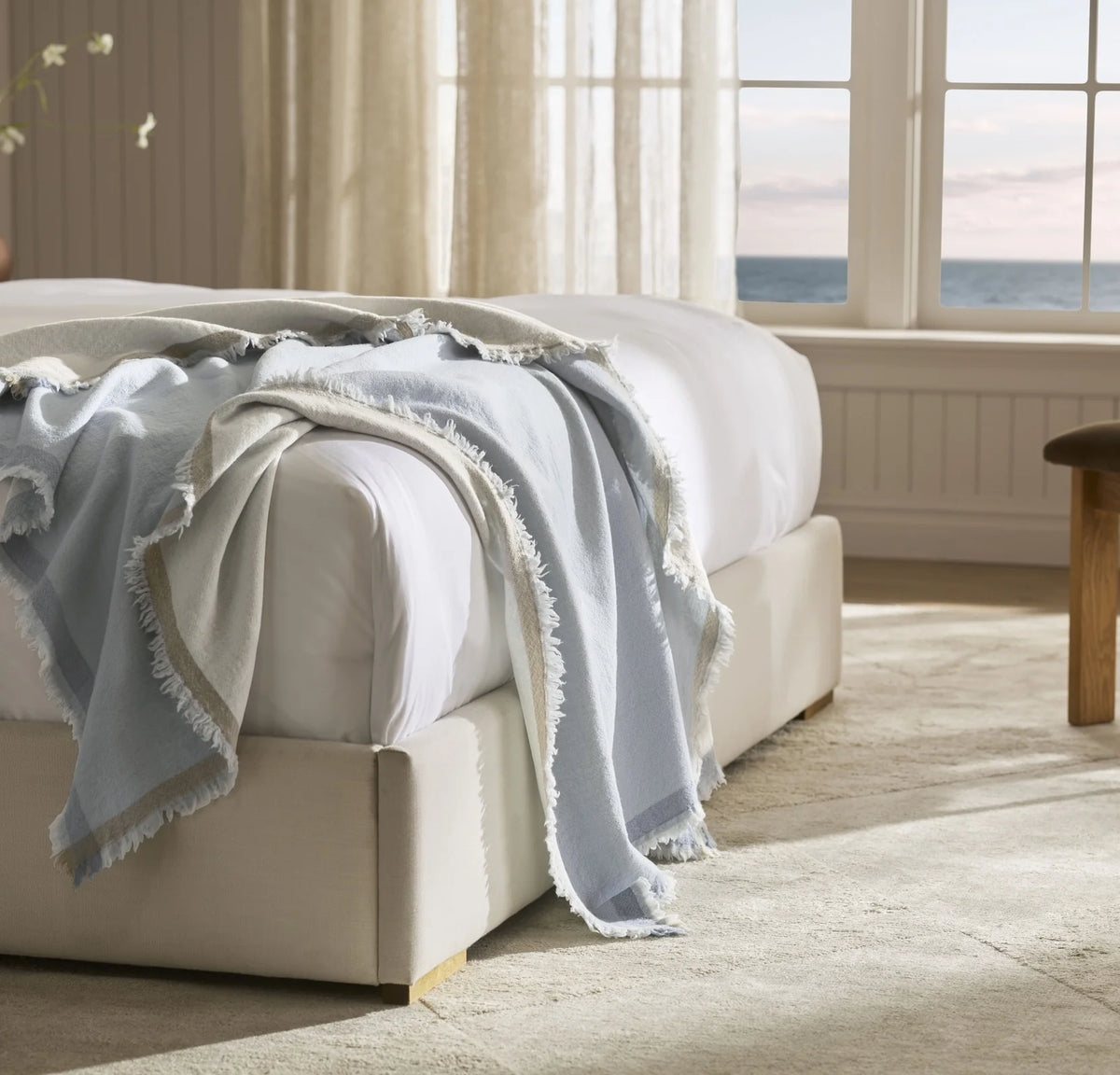 Lavé Wool Throw Blanket - Hydrangea/Cream