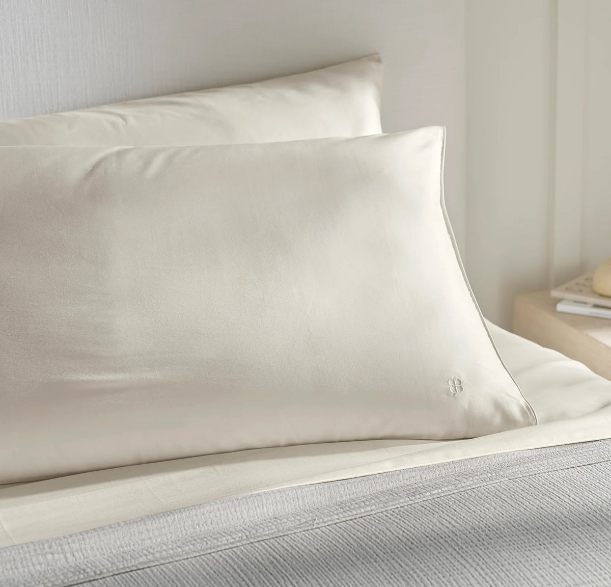 Signature Embellished Sheet Set - Cream/Cream Piped Edge