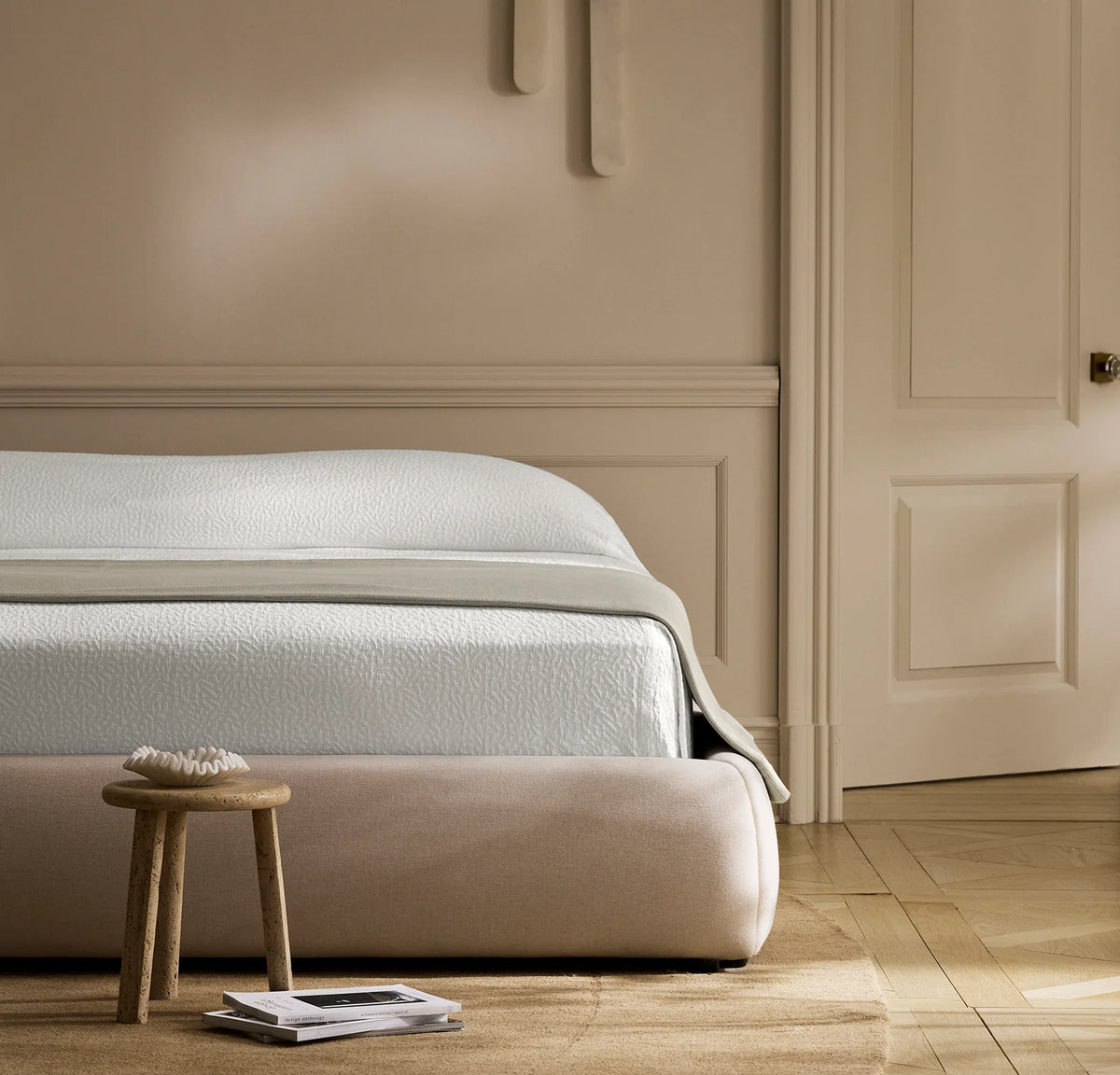 Dappled Vela Classic Coverlet - White