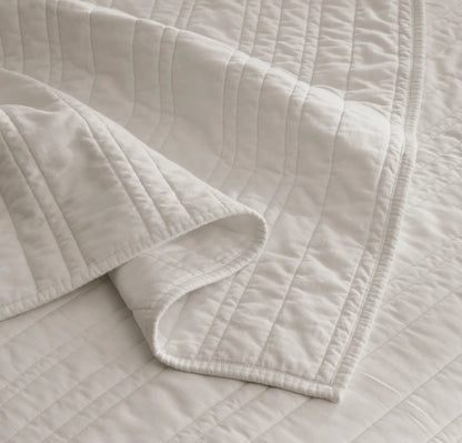 Signature Stripe Quilt Set - White