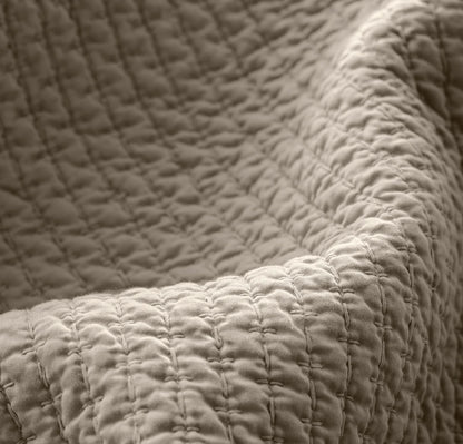 Signature Textured Stitch Quilt - Oak