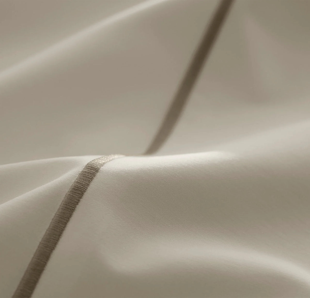 Signature Embellished Sheet Set - White/Oak Embroidered