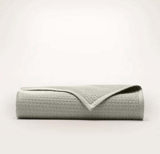 Signature Textured Stitch Quilt - Sageleaf