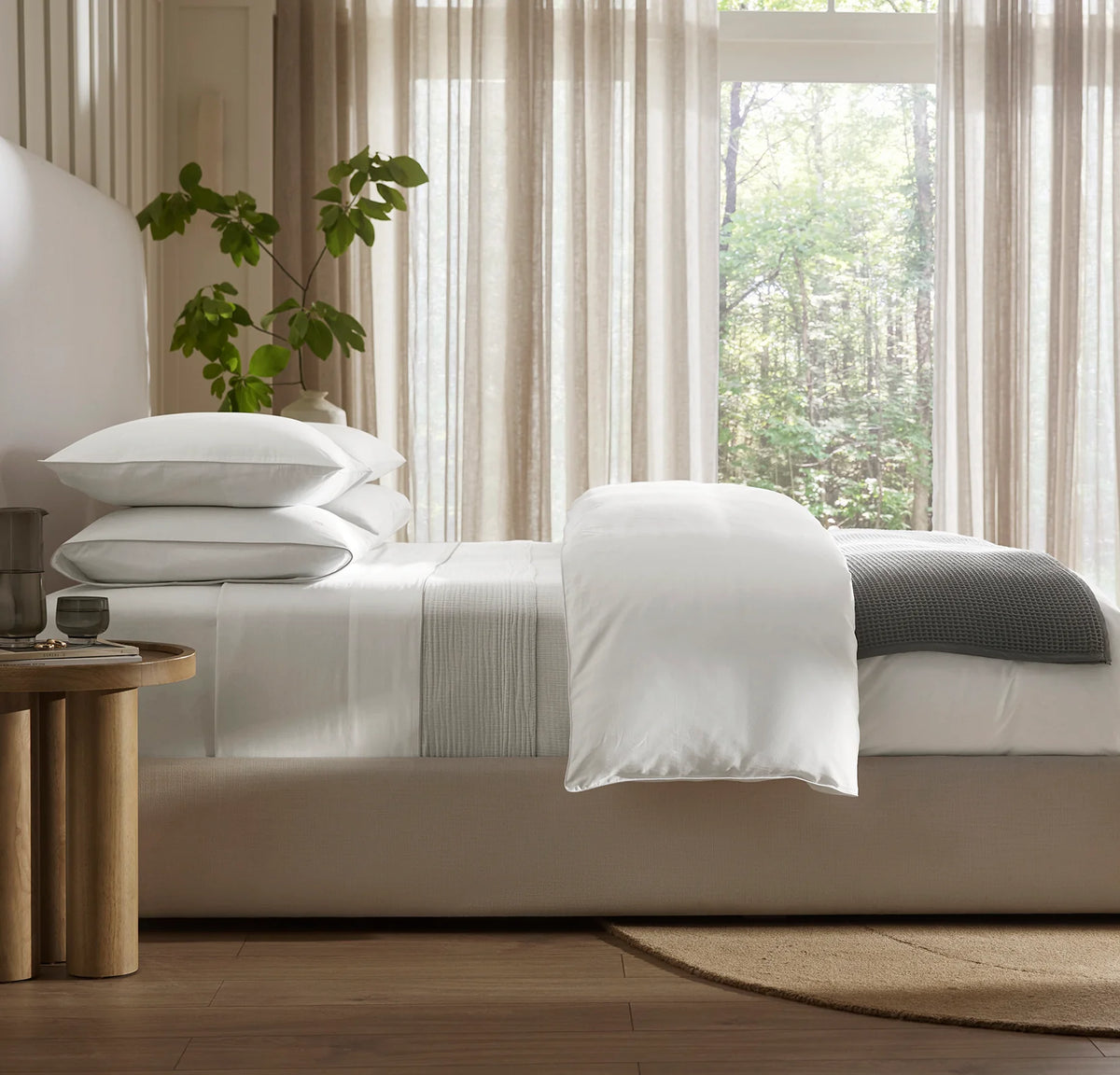 Signature Embellished Duvet Set - White/White Piped Edge