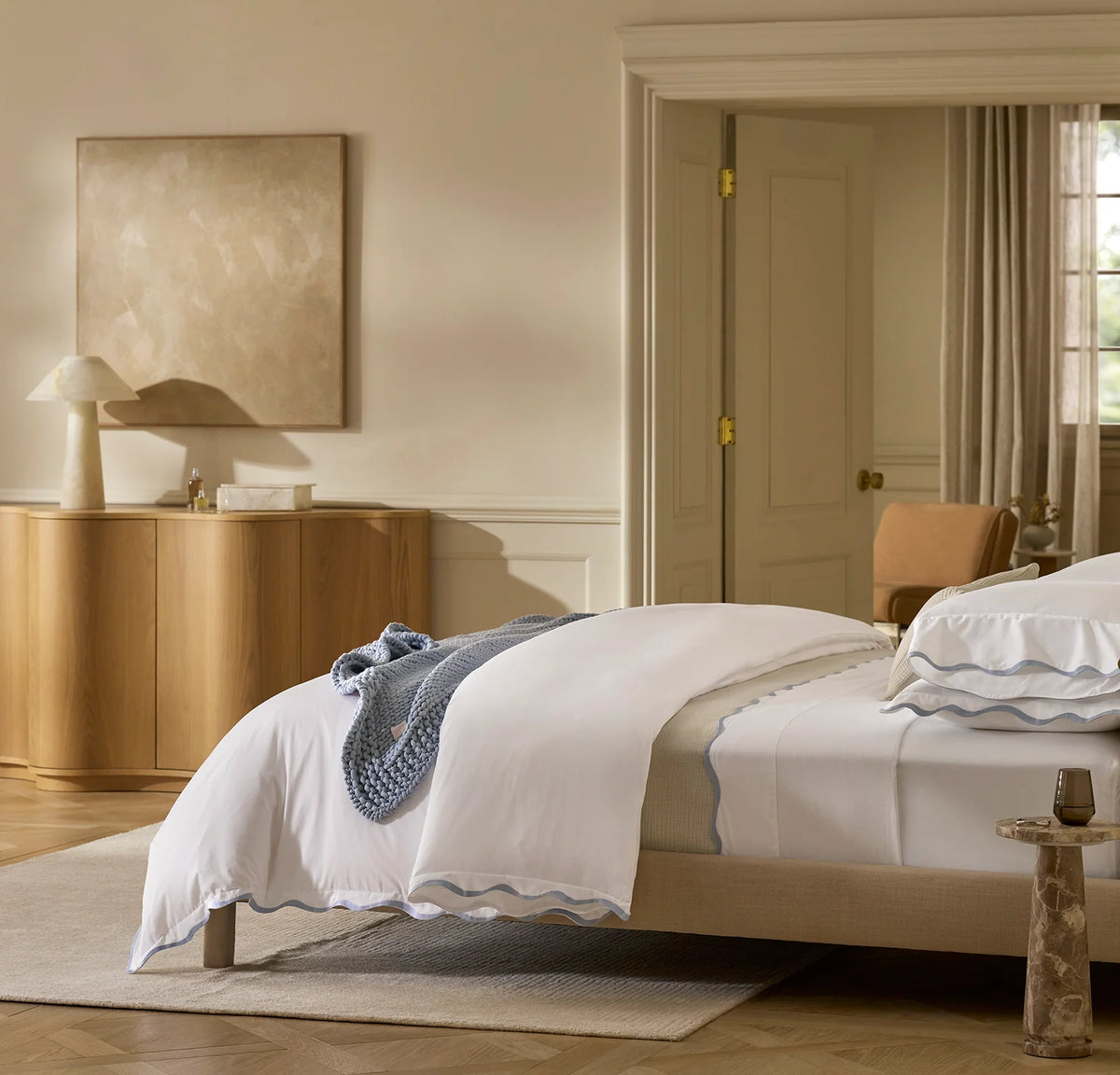 Signature Embellished Duvet Set - White/Hydrangea Curved Edge