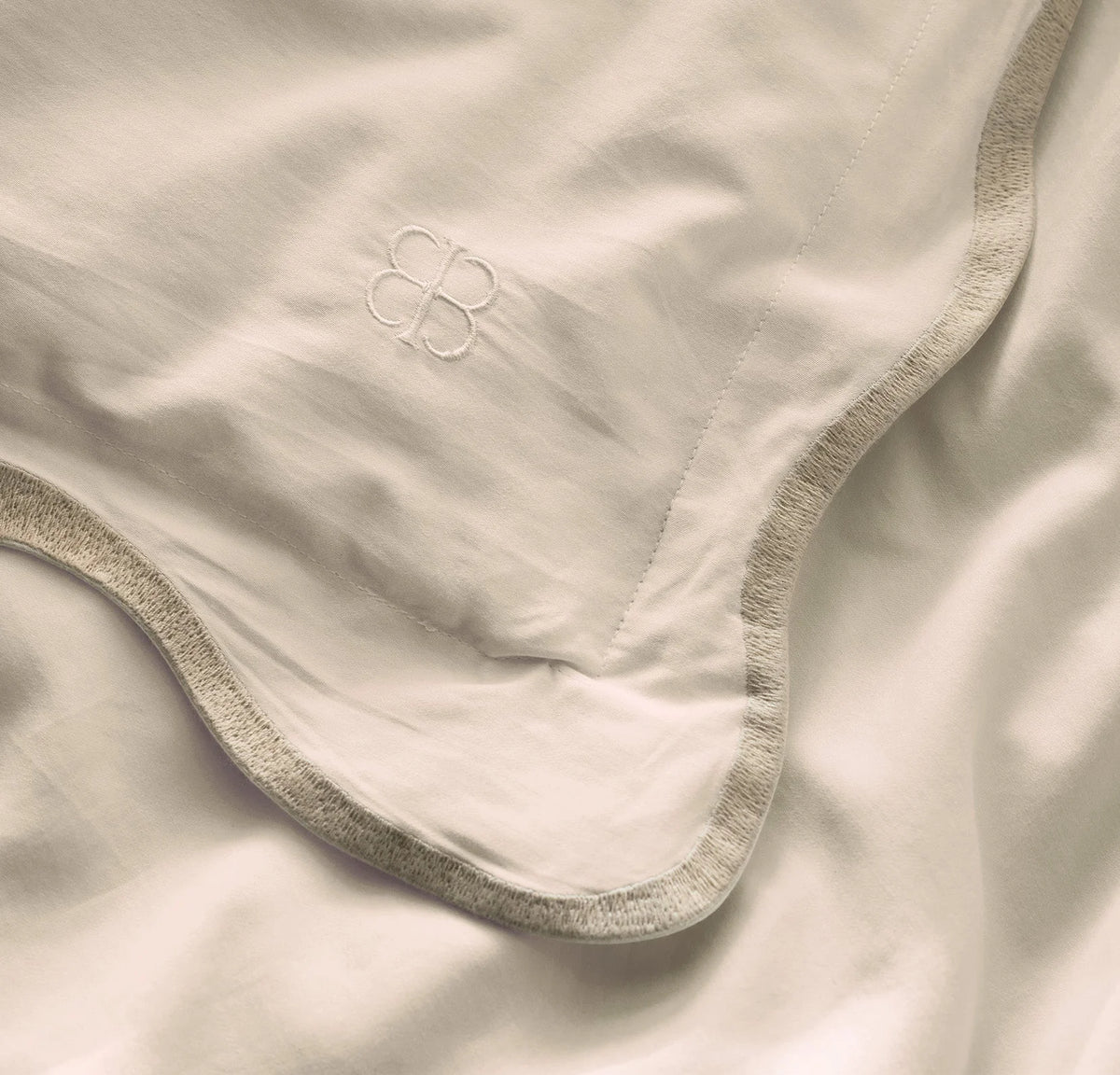 Signature Embellished Duvet Set - Cream/Sand Curved Edge