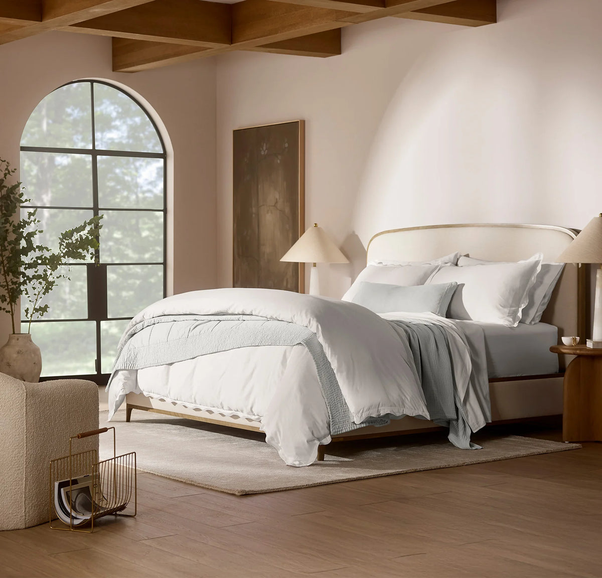 Signature Embellished Duvet Set - White/White Curved Edge