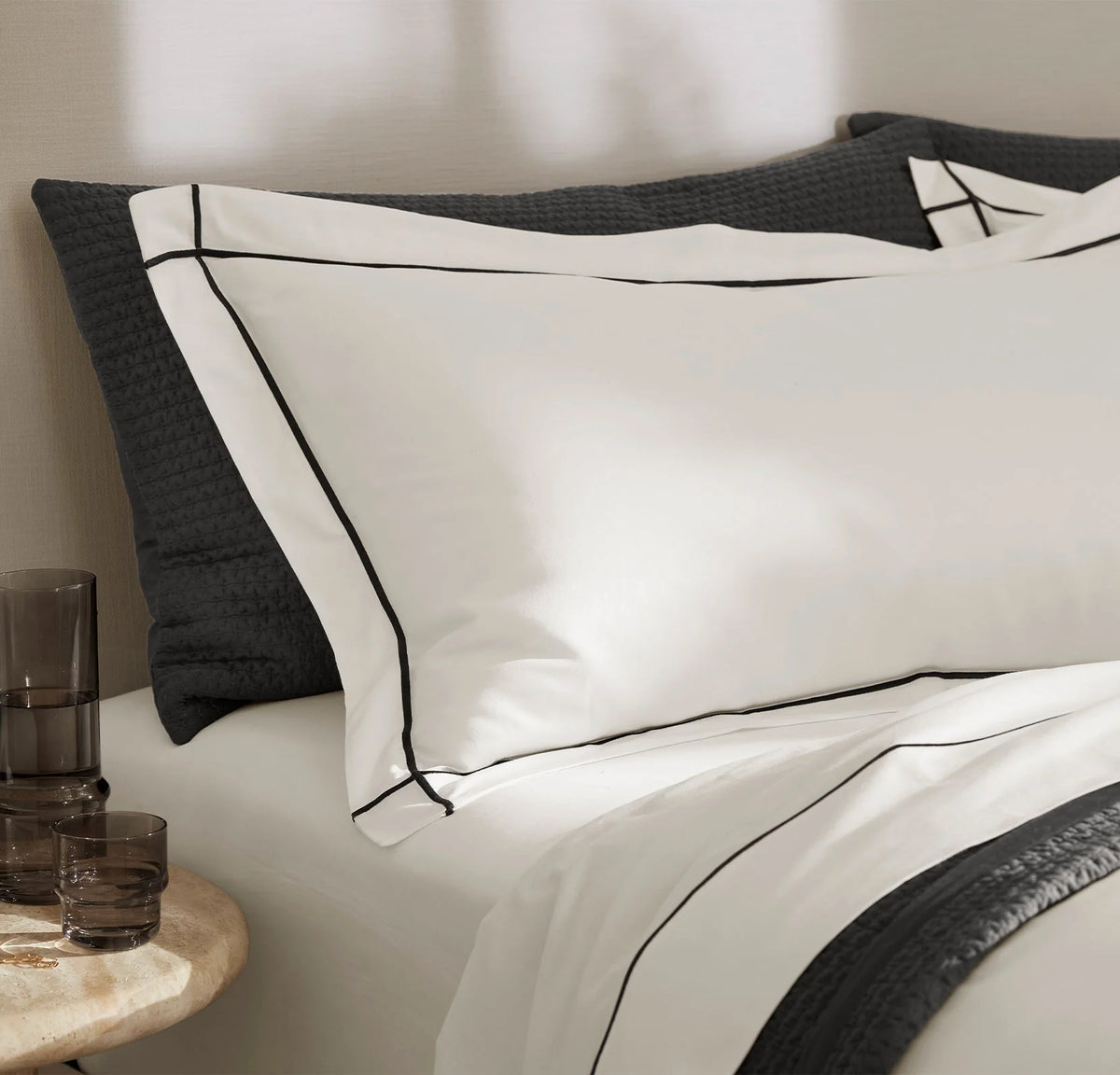 Signature Embellished Duvet Set - White/Night Embroidered