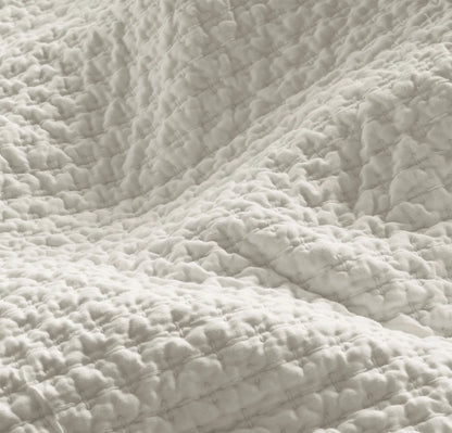 Signature Textured Stitch Quilt - White