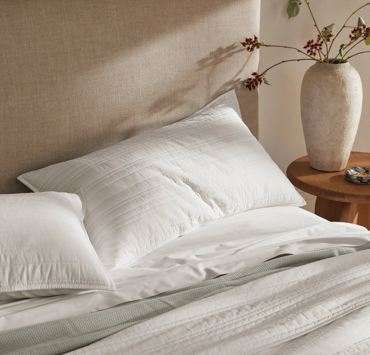 Signature Stripe Quilt Set - White