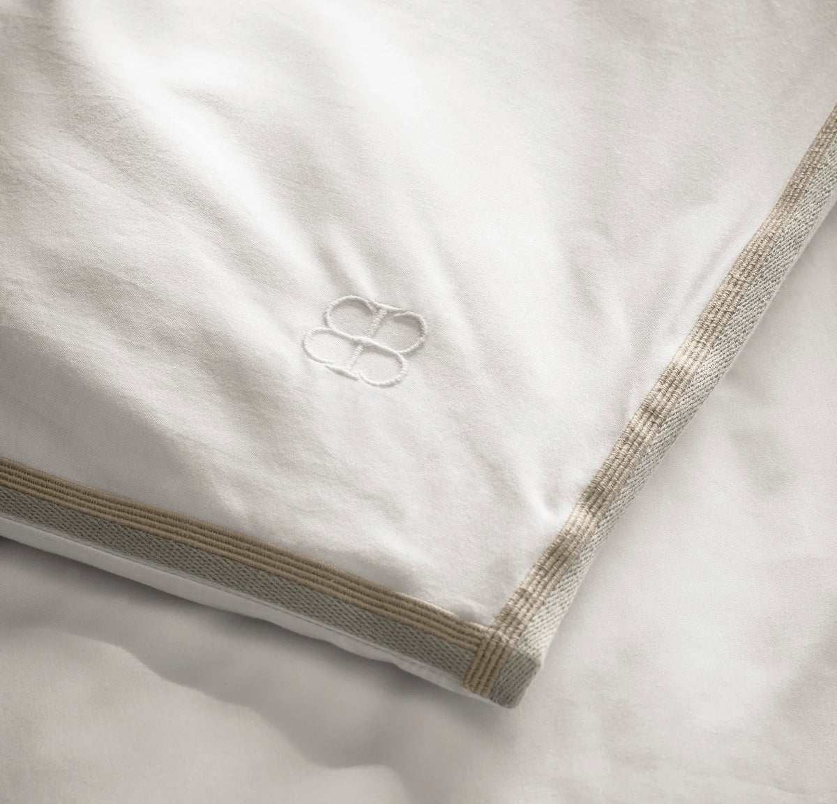 Signature Embellished Duvet Set - White/Pewter/Oak Trielle