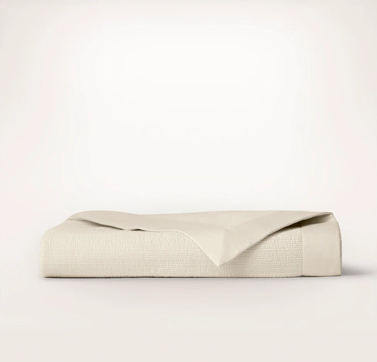 Signature Stitchline Quilt - Cream