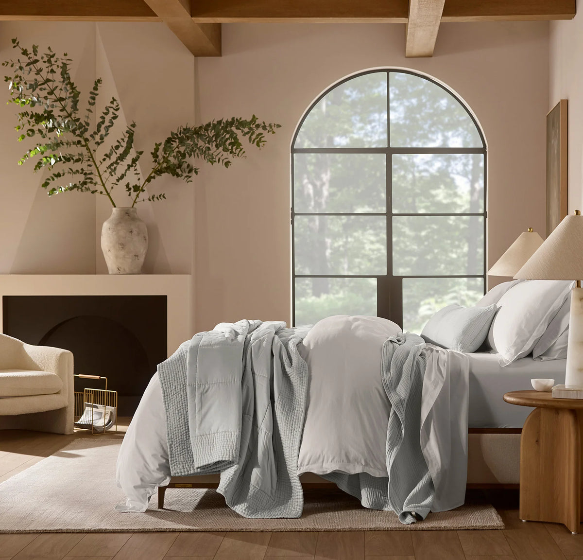 Signature Embellished Duvet Set - White/White Curved Edge