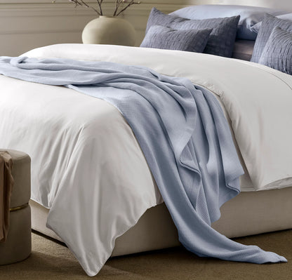 Lightweight Bed Blanket - Hydrangea