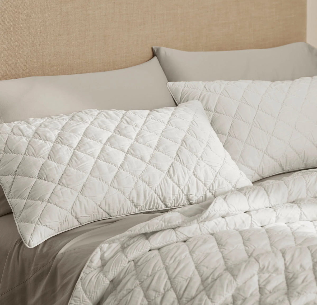 Signature Handstitched Cloud Comforter Set - White