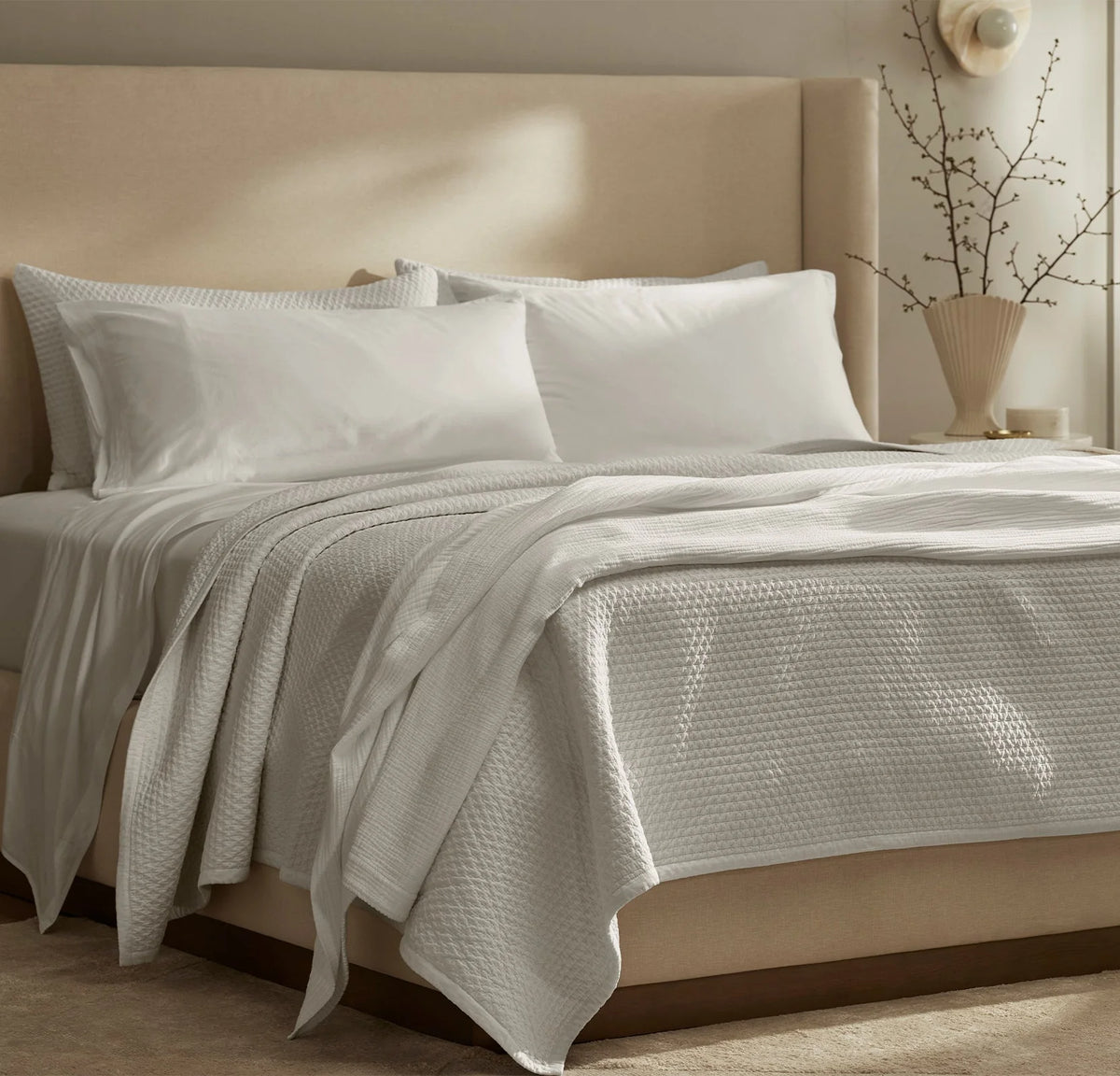 Signature Textured Stitch Quilt - White