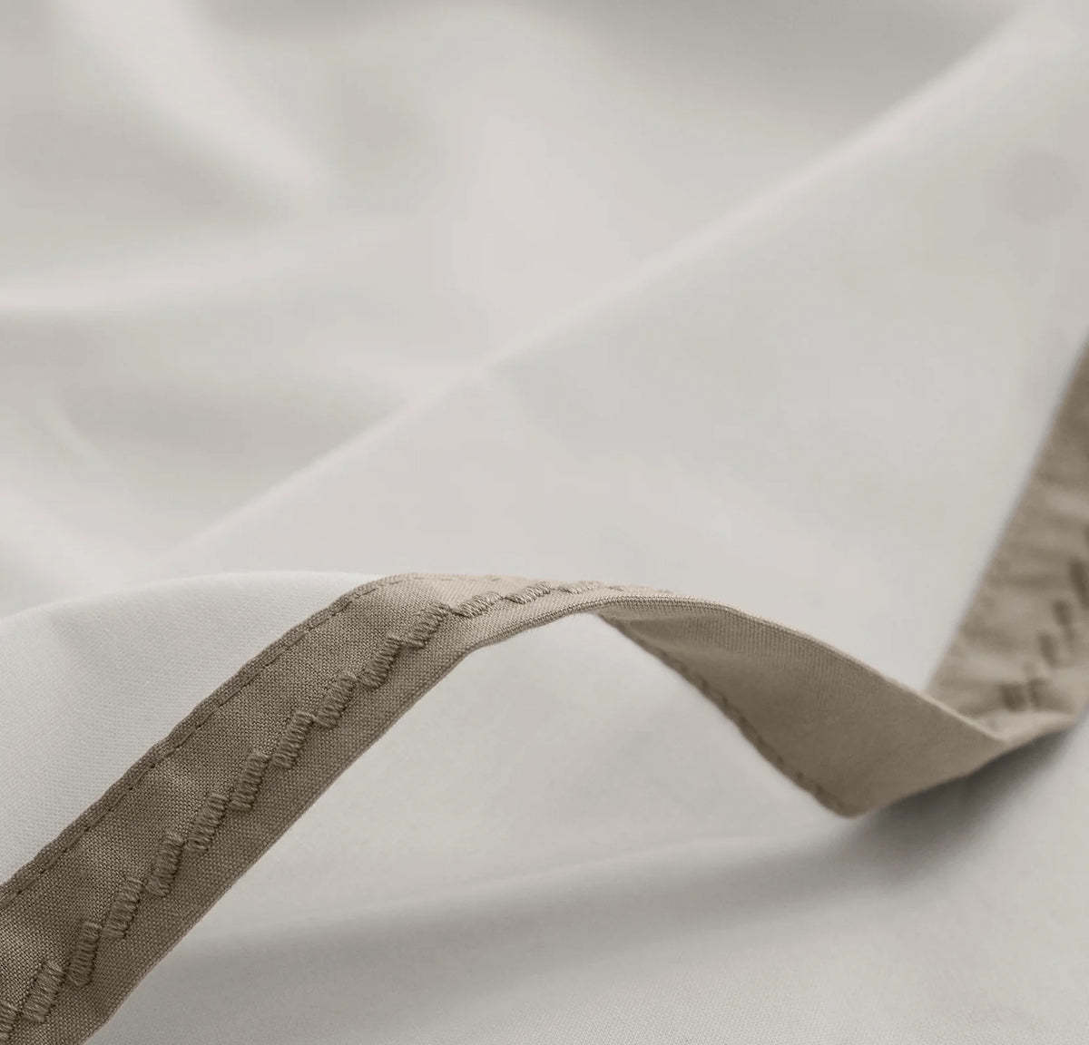 Percale Embellished Sheet Set - White/Oak Framed