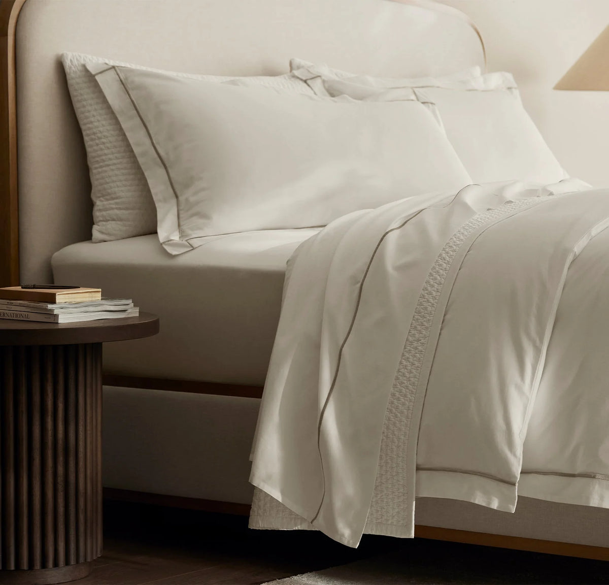 Signature Embellished Duvet Set - White/Oak Embroidered