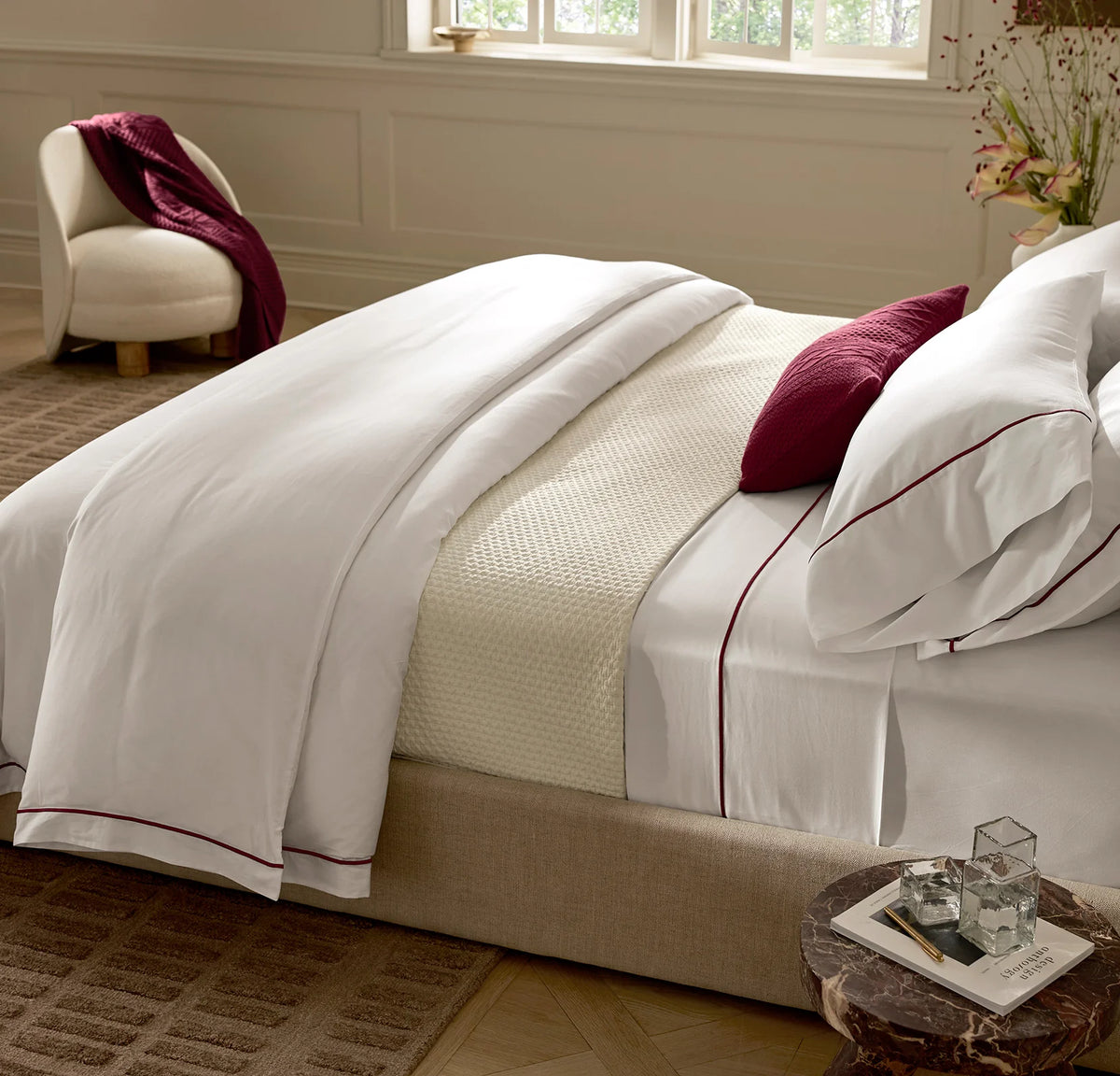 Signature Embellished Sheet Set - White/Holly Embroidered