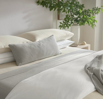 Signature Embellished Pillowcase Set - Cream/Cream Piped Edge