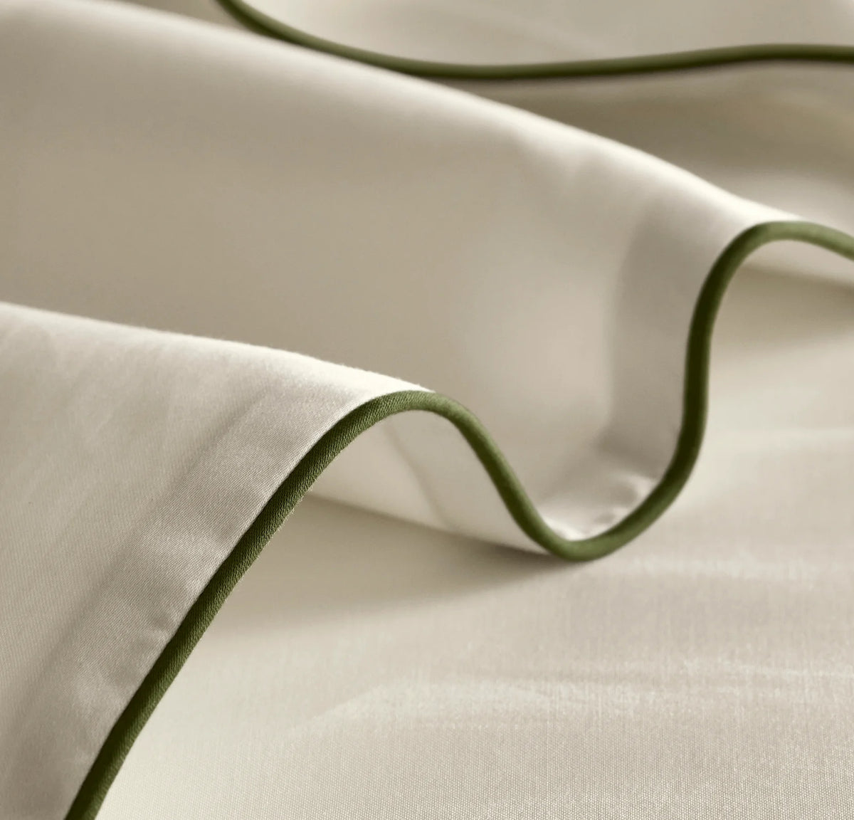 Signature Embellished Sheet Set - Cream/Olivine Piped Edge