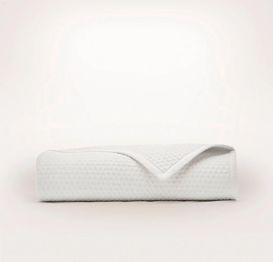 Signature Textured Stitch Quilt - White