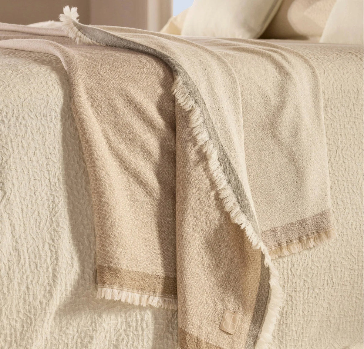 Lavé Wool Throw Blanket - Cream/Oak